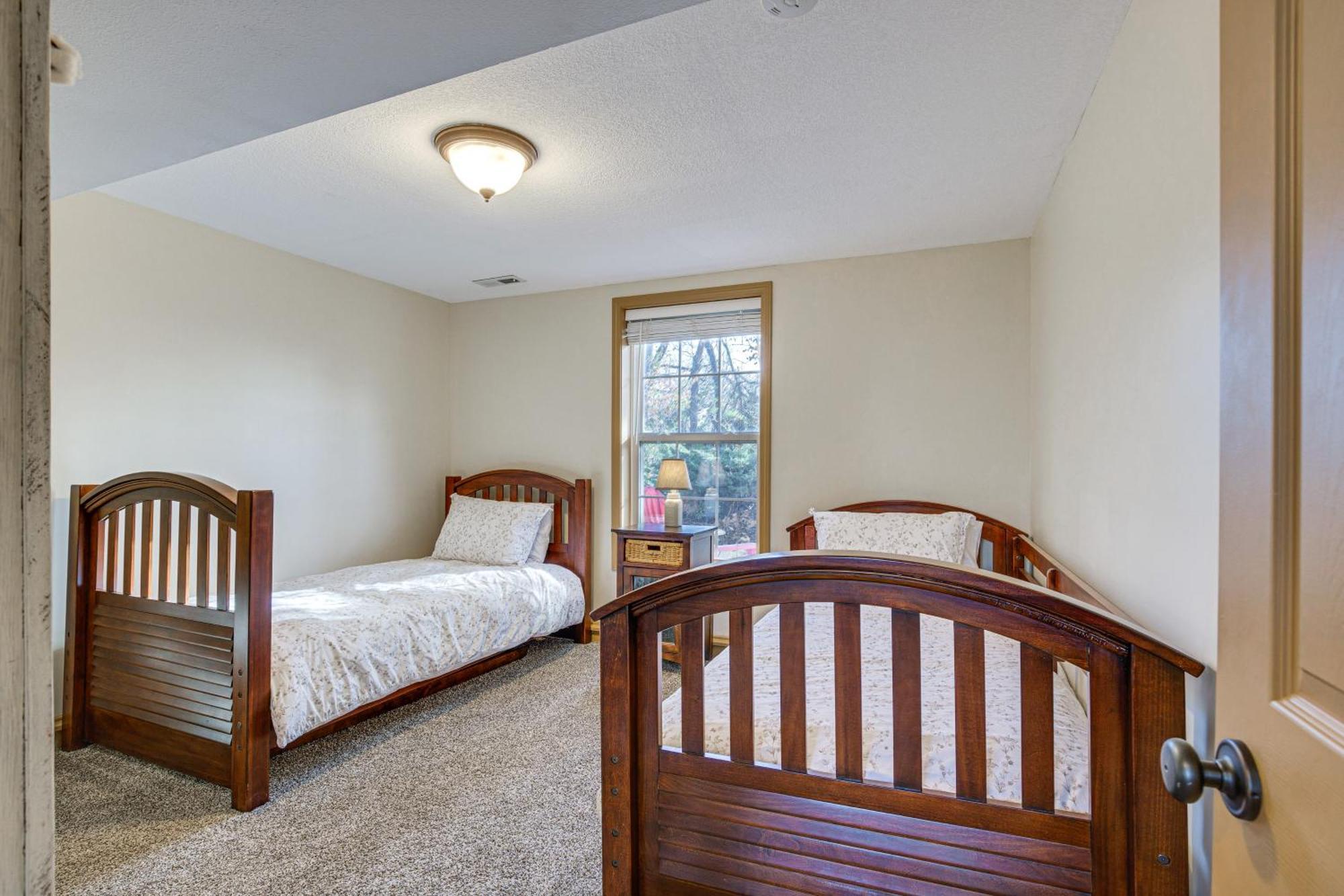 Villa Cozy Liberty Getaway With Fire Pit And Patio! Exterior foto