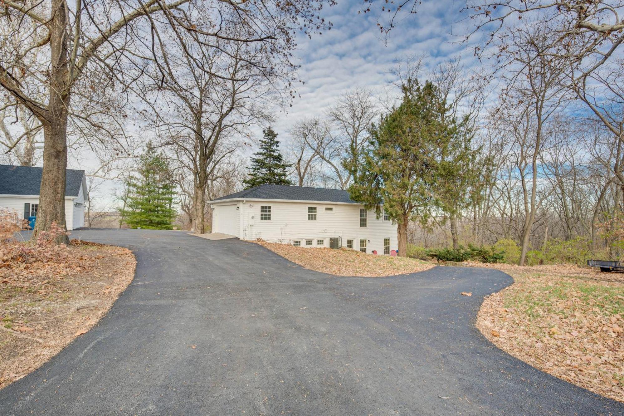 Villa Cozy Liberty Getaway With Fire Pit And Patio! Exterior foto