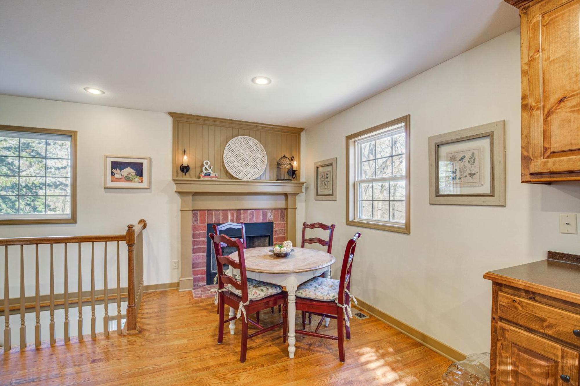 Villa Cozy Liberty Getaway With Fire Pit And Patio! Exterior foto