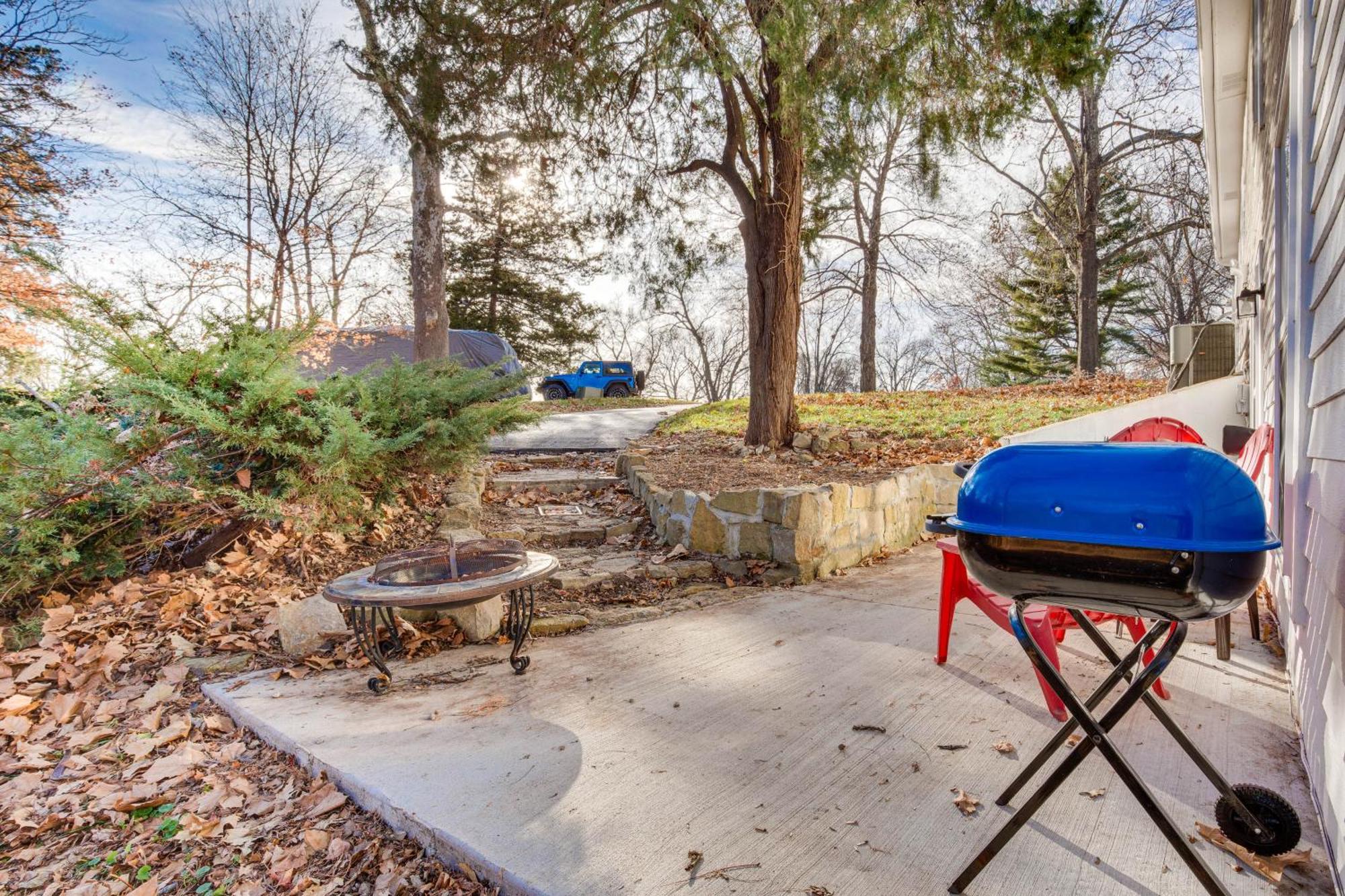 Villa Cozy Liberty Getaway With Fire Pit And Patio! Exterior foto