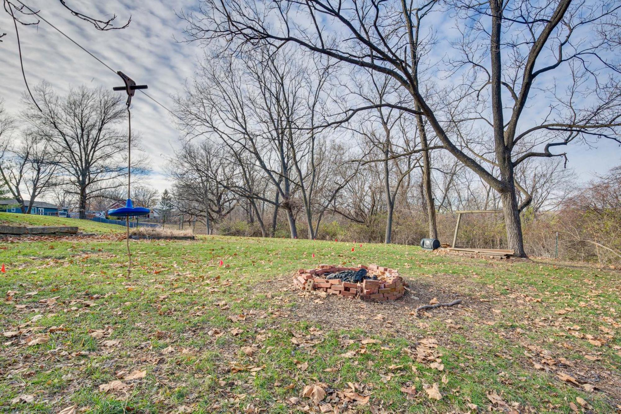 Villa Cozy Liberty Getaway With Fire Pit And Patio! Exterior foto