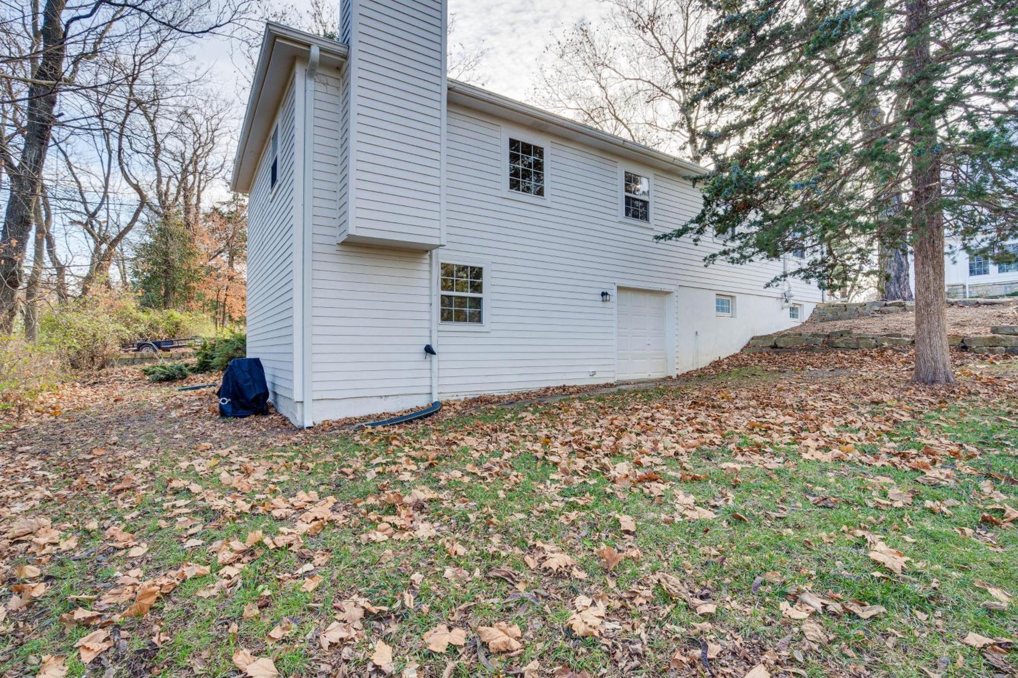Villa Cozy Liberty Getaway With Fire Pit And Patio! Exterior foto